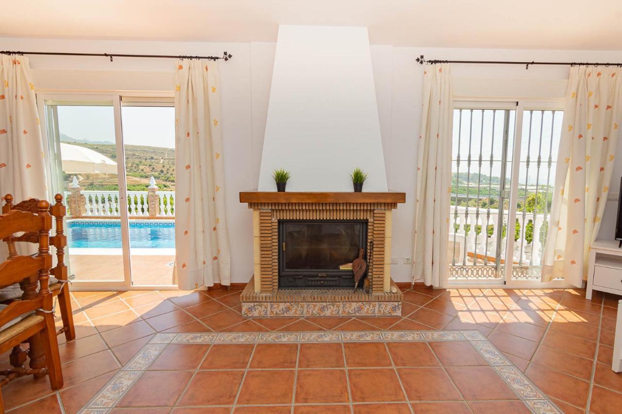 Villa Andalucia: Cerca De Todo, Intimidad Y Espacio 네르하 외부 사진