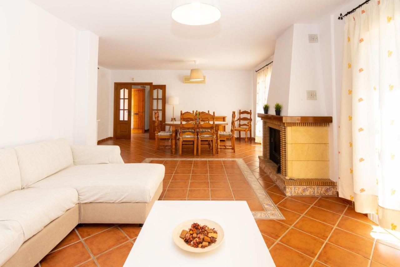 Villa Andalucia: Cerca De Todo, Intimidad Y Espacio 네르하 외부 사진