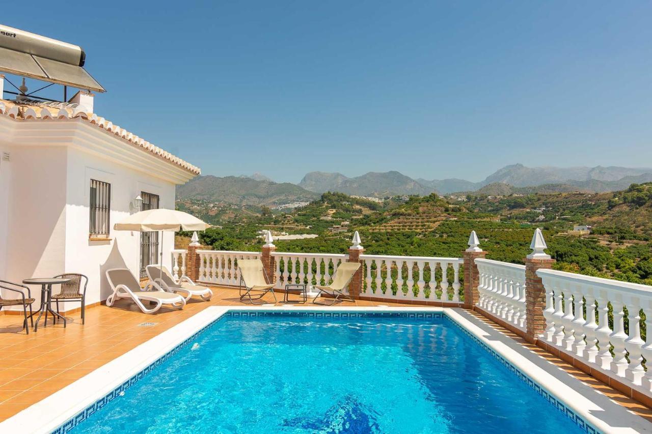 Villa Andalucia: Cerca De Todo, Intimidad Y Espacio 네르하 외부 사진