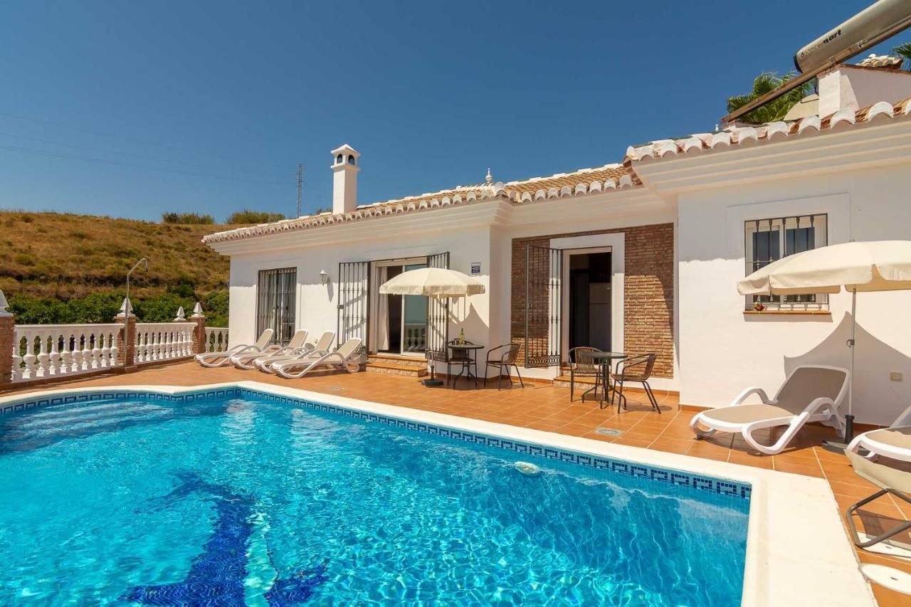 Villa Andalucia: Cerca De Todo, Intimidad Y Espacio 네르하 외부 사진